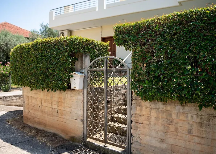 Vintage Family Comfort By Greece *